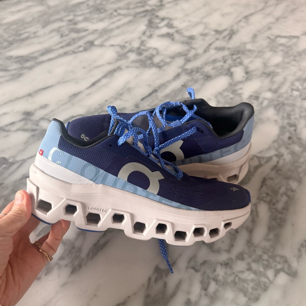 On cloudtec sneakers in blue